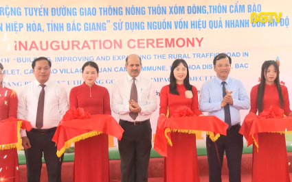 Kh&aacute;nh th&agrave;nh tuyến đường giao th&ocirc;ng n&ocirc;ng th&ocirc;n tại Hiệp H&ograve;a do Đại sứ qu&aacute;n Ấn Độ t&agrave;i trợ 