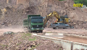 Kh&oacute; khăn lắp đặt trạm c&acirc;n tại mỏ khai th&aacute;c đất