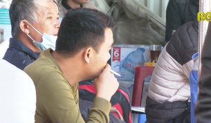 Kh&oacute; khăn xử phạt h&uacute;t thuốc l&aacute; nơi c&ocirc;ng cộng?