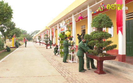 Kh&ocirc;ng kh&iacute; đ&oacute;n xu&acirc;n ở c&aacute;c đơn vị qu&acirc;n đội