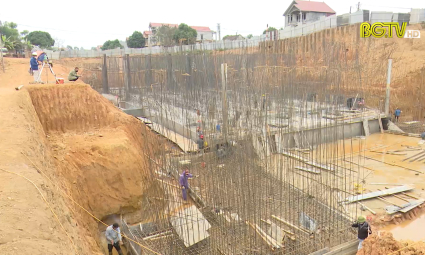 Kh&ocirc;ng kh&iacute; thi đua ng&agrave;y đầu năm mới tr&ecirc;n c&ocirc;ng tr&igrave;nh trọng điểm