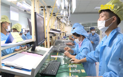 Khu c&ocirc;ng nghiệp tăng nhanh lao động  