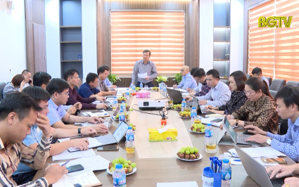 Kiểm tra tiến độ thực hiện dự &aacute;n khu c&ocirc;ng nghiệp Y&ecirc;n Lư