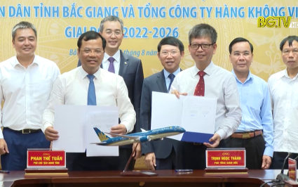 UBND tỉnh Bắc Giang - Vietnam Airlines k&yacute; kết hợp t&aacute;c to&agrave;n diện