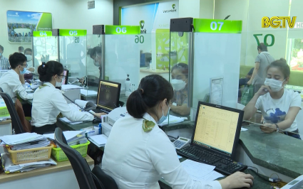 L&atilde;i suất huy động của c&aacute;c ng&acirc;n h&agrave;ng li&ecirc;n tục tăng