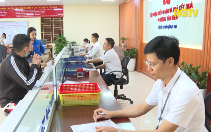 L&agrave;m th&ecirc;m giờ để giải quyết thủ tục h&agrave;nh ch&iacute;nh