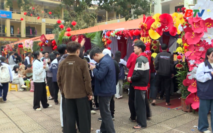 Lan tỏa gi&aacute; trị Tết Việt trong trường học