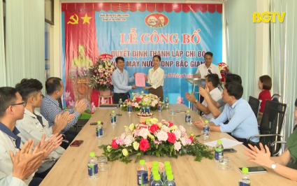 Lạng Giang điểm s&aacute;ng ph&aacute;t triển đảng trong khu vực ngo&agrave;i nh&agrave; nước