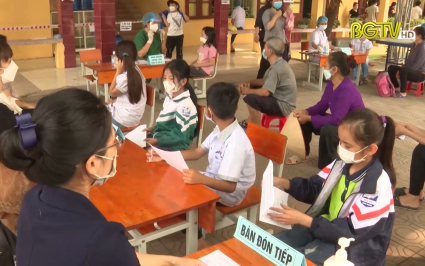 Lạng Giang tập trung ti&ecirc;m vaccine Covid-19 cho trẻ em