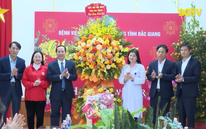 L&atilde;nh đạo tỉnh, c&aacute;c cơ quan thăm tặng qu&agrave; Tết c&aacute;c đơn vị, người c&oacute; c&ocirc;ng, hộ ngh&egrave;o