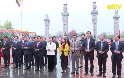 L&atilde;nh đạo tỉnh d&acirc;ng hương tại Đền Xương Giang