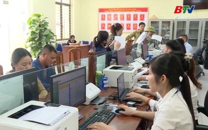 Lấy c&aacute;n bộ l&agrave;m n&ograve;ng cốt để vận h&agrave;nh bộ m&aacute;y ch&iacute;nh quyền mới 
