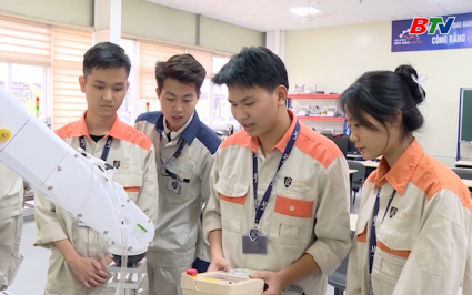 Lấy giảng vi&ecirc;n l&agrave;m cốt l&otilde;i để n&acirc;ng cao chất lượng gi&aacute;o dục nghề nghiệp