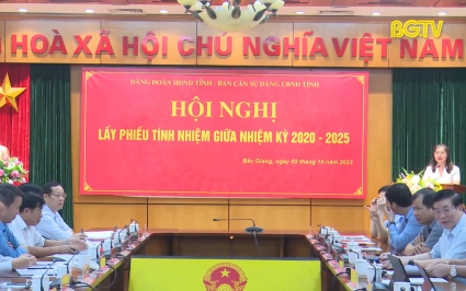 Lấy phiếu t&iacute;n nhiệm c&aacute;n bộ giữa nhiệm kỳ 2020 - 2025