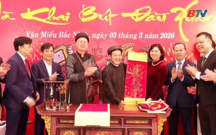 Lễ d&acirc;ng hương t&ocirc;n vinh đạo học tại Văn Miếu Bắc Ninh nh&acirc;n Tết Nguy&ecirc;n ti&ecirc;u
