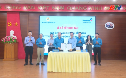 Lễ k&yacute; kết hợp t&aacute;c giữa Vietinbank chi nh&aacute;nh Bắc Giang v&agrave; Trung t&acirc;m tư vấn hỗ trợ NLĐ c&ocirc;ng đo&agrave;n tỉnh Bắc Ninh