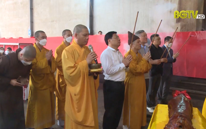 Lễ Phạt mộc x&acirc;y dựng g&aacute;c chu&ocirc;ng ch&ugrave;a T&acirc;y Y&ecirc;n Tử, tỉnh Bắc Giang 