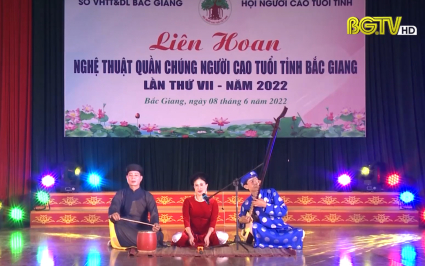 Li&ecirc;n hoan nghệ thuật quần ch&uacute;ng người cao tuổi 
