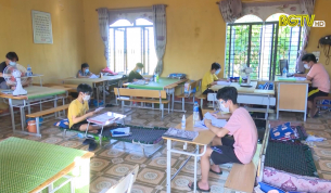 Lớp học đặc biệt trong khu c&aacute;ch ly