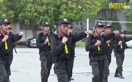 Lực lượng cảnh s&aacute;t nh&acirc;n d&acirc;n "V&igrave; nước, v&igrave; d&acirc;n, qu&ecirc;n th&acirc;n phục vụ"