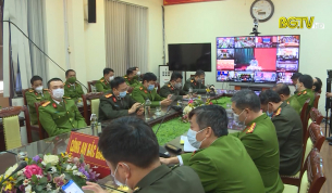 Lực lượng C&ocirc;ng an nh&acirc;n d&acirc;n - L&aacute; chắn ph&ograve;ng, chống dịch Covid-19