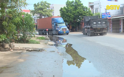 Lục Nam: Mất an to&agrave;n giao th&ocirc;ng tr&ecirc;n quốc lộ 37