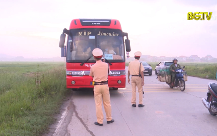 Lục Nam: Tăng cường kiểm tra, kiểm so&aacute;t xe đưa đ&oacute;n c&ocirc;ng nh&acirc;n