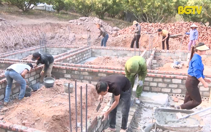 Lục Ngạn đẩy nhanh tiến độ x&oacute;a nh&agrave; tạm, nh&agrave; dột n&aacute;t
