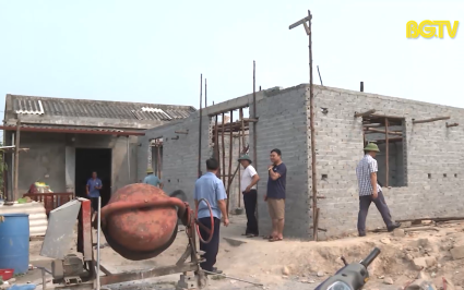 Lục Ngạn tăng tốc x&oacute;a nh&agrave; tạm, nh&agrave; dột n&aacute;t