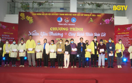 Mang tết ấm tới bệnh nh&acirc;n ngh&egrave;o