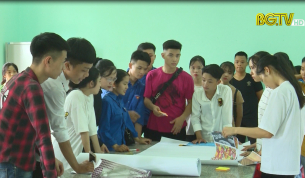 "Một ng&agrave;y l&agrave;m sinh vi&ecirc;n" - Chương tr&igrave;nh trải nghiệm thiết thực cho học sinh