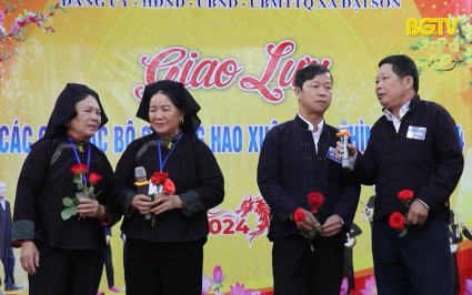 M&ugrave;a xu&acirc;n rộn r&agrave;ng c&acirc;u h&aacute;t Soong Hao của người N&ugrave;ng 