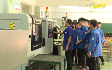 N&acirc;ng cao ch&acirc;́t lượng ngu&ocirc;̀n nh&acirc;n lực qua đào tạo 