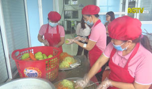 N&acirc;ng cao chất lượng bữa ăn b&aacute;n tr&uacute;