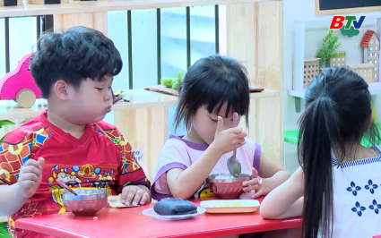 N&acirc;ng cao chất lượng bữa ăn b&aacute;n tr&uacute; cho trẻ mầm non