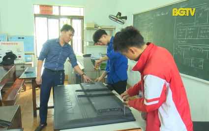 N&acirc;ng cao chất lượng nguồn nh&acirc;n lực qua đ&agrave;o tạo 