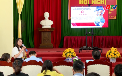 N&acirc;ng cao tr&igrave;nh độ c&aacute;n bộ trong m&ocirc; h&igrave;nh ch&iacute;nh quyền địa phương hai cấp 