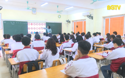 N&acirc;ng cao &yacute; thức chấp h&agrave;nh ph&aacute;p luật về trật tự giao th&ocirc;ng cho học sinh