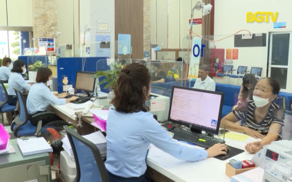 Ng&acirc;n h&agrave;ng giảm mạnh l&atilde;i suất cho vay, k&iacute;ch cầu dịp cuối năm  