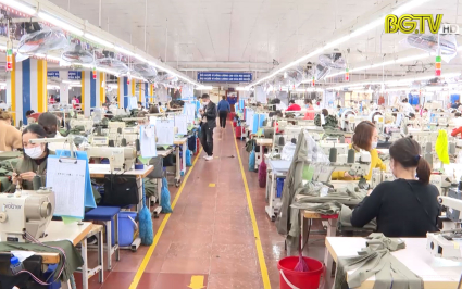 Dệt may, da gi&agrave;y l&agrave; ng&agrave;nh chủ lực về xuất khẩu 