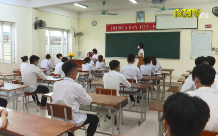 Ng&agrave;y thi đầu ti&ecirc;n kỳ thi tốt nghiệp THPT năm 2022 