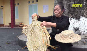Nghĩa t&igrave;nh người mẹ v&aacute; &aacute;o năm xưa