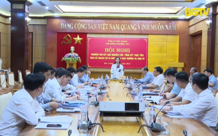 Nghiệm thu B&aacute;o c&aacute;o thực tiễn về nguồn nh&acirc;n lực v&agrave; kết cấu hạ tầng