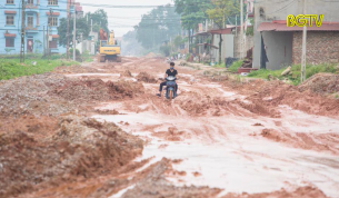 Người d&acirc;n bị ảnh hưởng do chậm tiến độ thi c&ocirc;ng tuyến nh&aacute;nh 3 đường v&agrave;nh đai 4