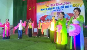 Người giữ lửa chiếu Ch&egrave;o Ho&agrave;ng Mai