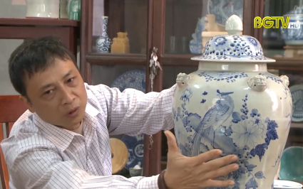 Người kể chuyện gốm sứ