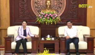 Nguy&ecirc;n Chủ tịch Quốc hội thăm v&agrave; l&agrave;m việc tại Bắc Giang