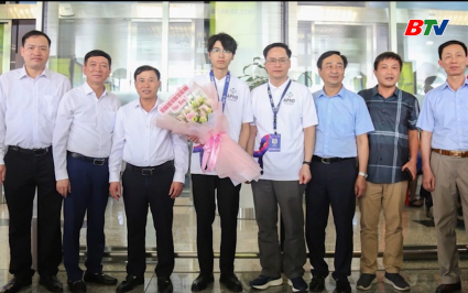 Nguyễn C&ocirc;ng Vinh gi&agrave;nh Huy chương Bạc Olympic Vật l&yacute; quốc tế 2025