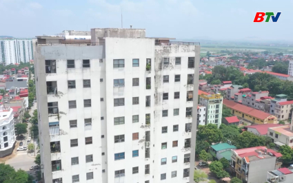 Nh&agrave; ở x&atilde; hội xuống cấp nghi&ecirc;m trọng