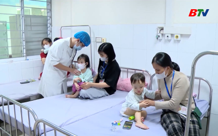 Nhiều ca mắc c&uacute;m, bệnh về h&ocirc; hấp nhập viện 